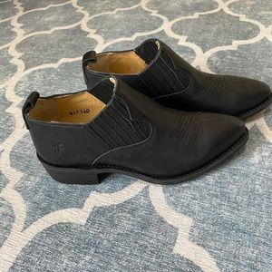 Frye Billy Shootie size 6